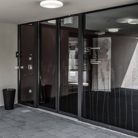 Pintu Otomatis Energy Efficiency