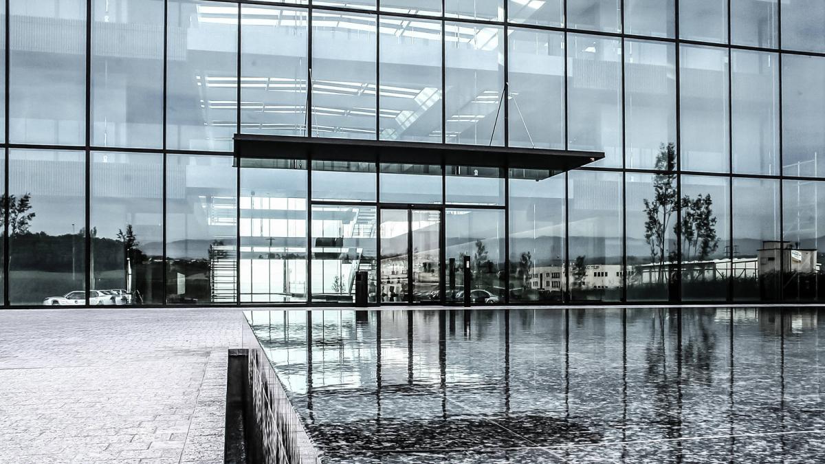 Pintu Otomatis Building Frontage